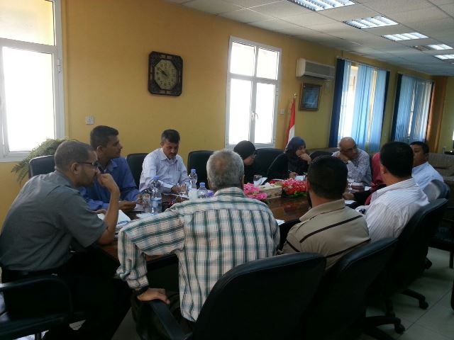 الرئيس التنفيذي لمؤسسة موانئ خليج عدن اليمنية يجتمع بمدراء عموم المؤسسة 