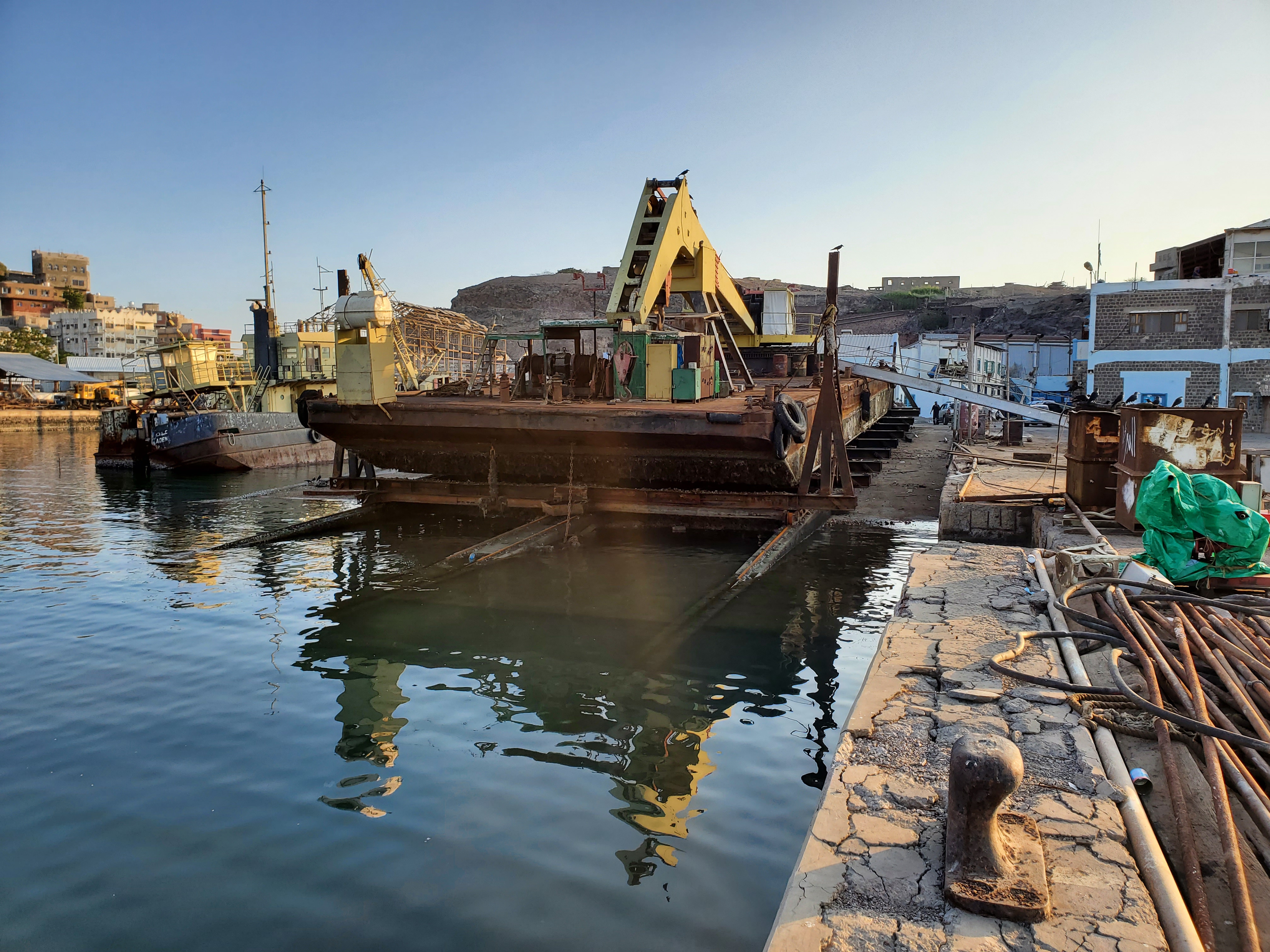 Maintenance of the Floating 30 tons Crane 