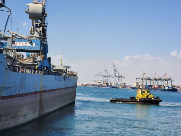 Having completed its repairs .. The tugboat 