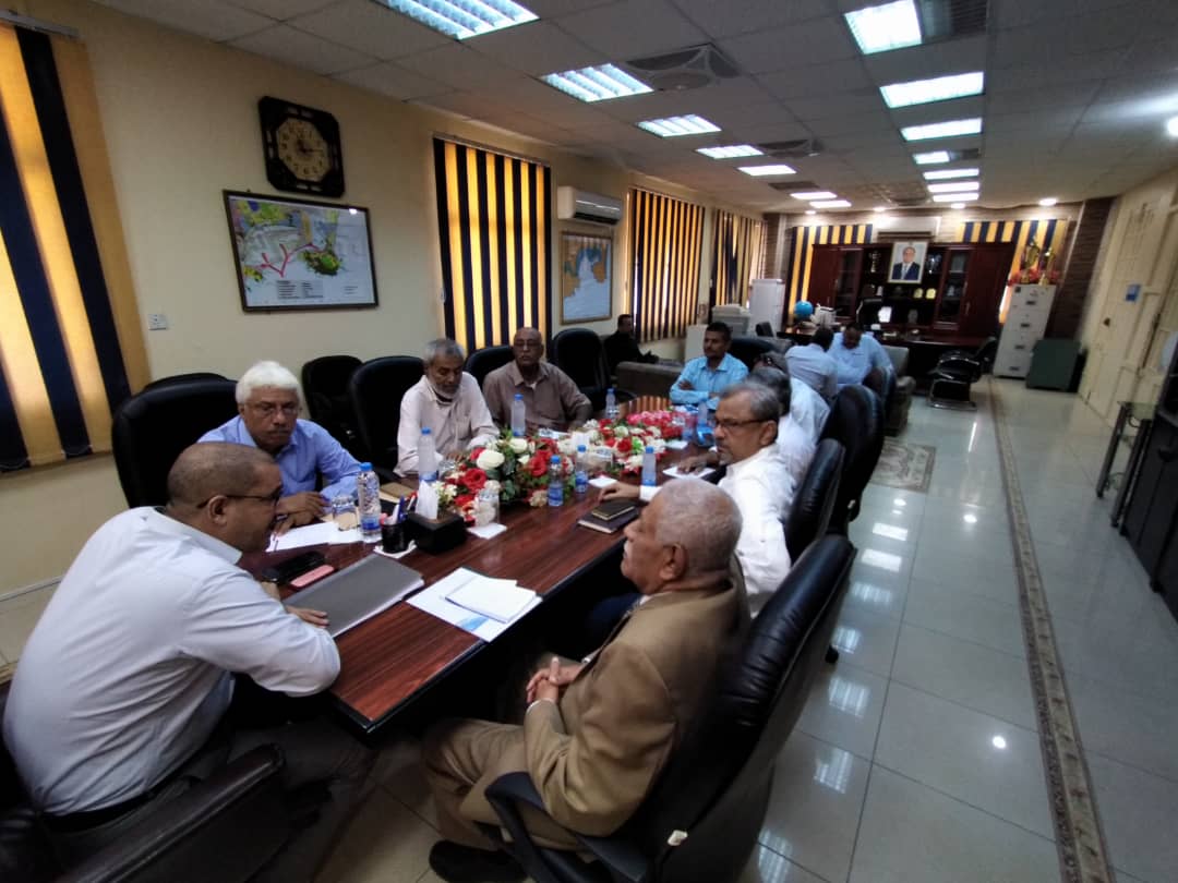 In his meeting with the Engineers Syndicate ... Amzarba welcomes the Syndicate’s participation in the port's engineering work