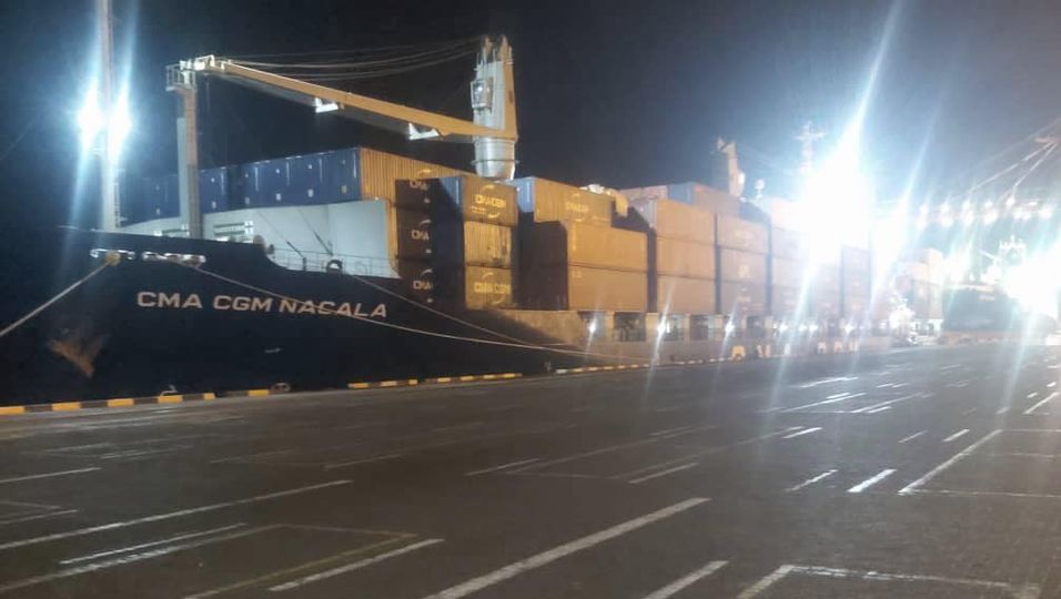 The shipping line CMA CGM continues to send its ships to ACT