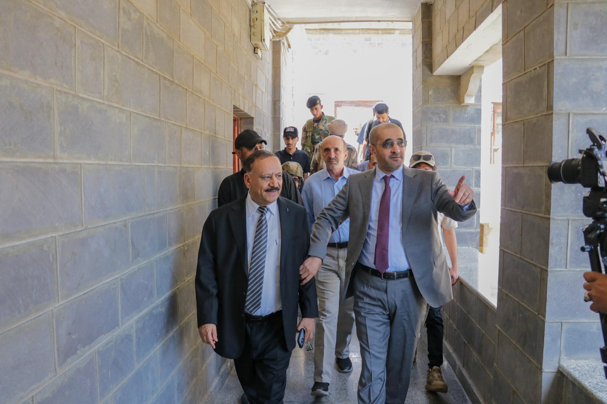 وزير النقل يتفقد سير العمل بمؤسسة موانئ خليج عدن ويؤكد جاهزية ميناء عدن والموانئ المحررة لاستقبال الانشطة التجارية والملاحية