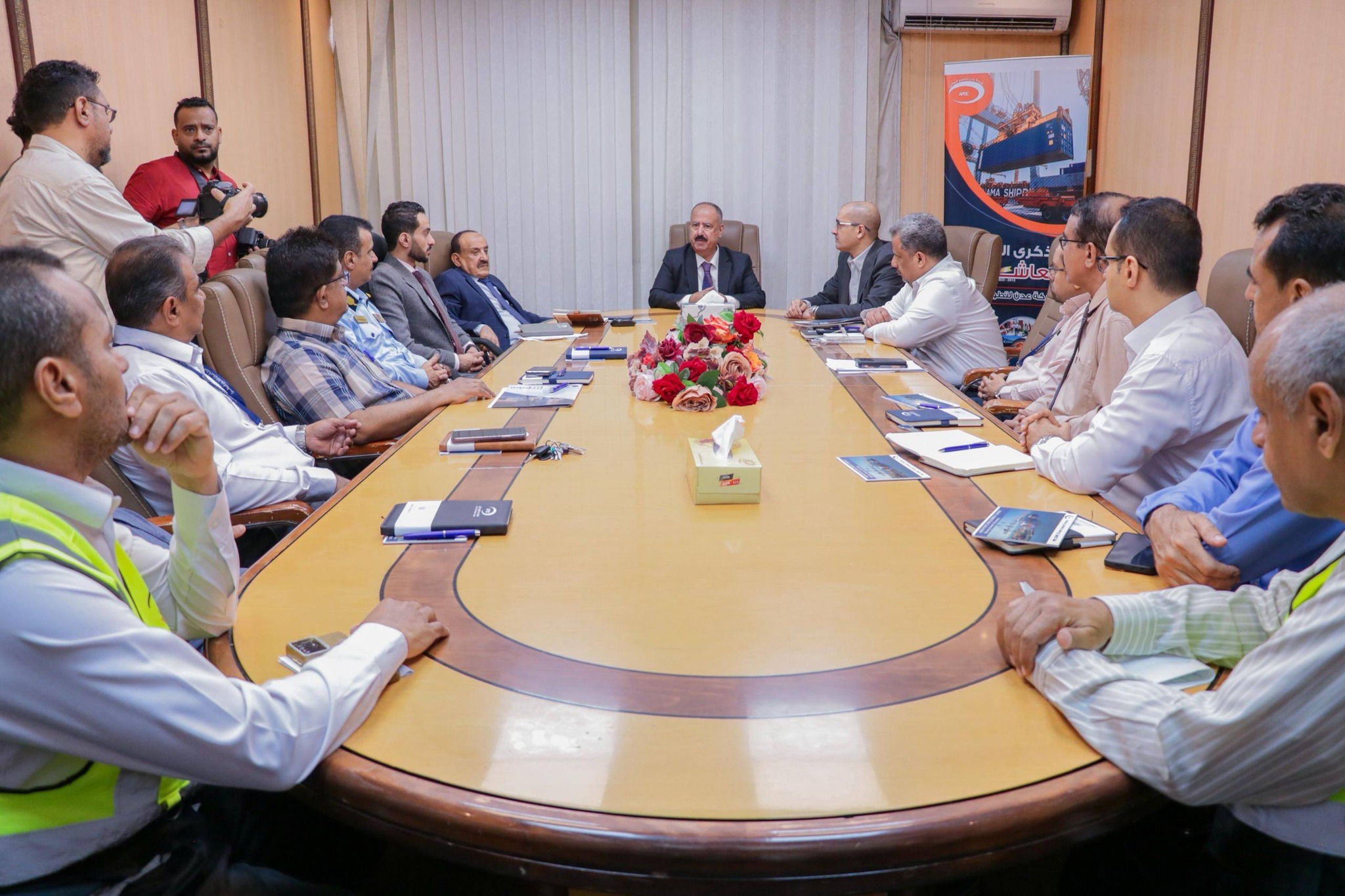 Minister of Transport Chairs Meeting at Aden Ports Development Company (Aden Container Terminal) to Discuss Port Operations